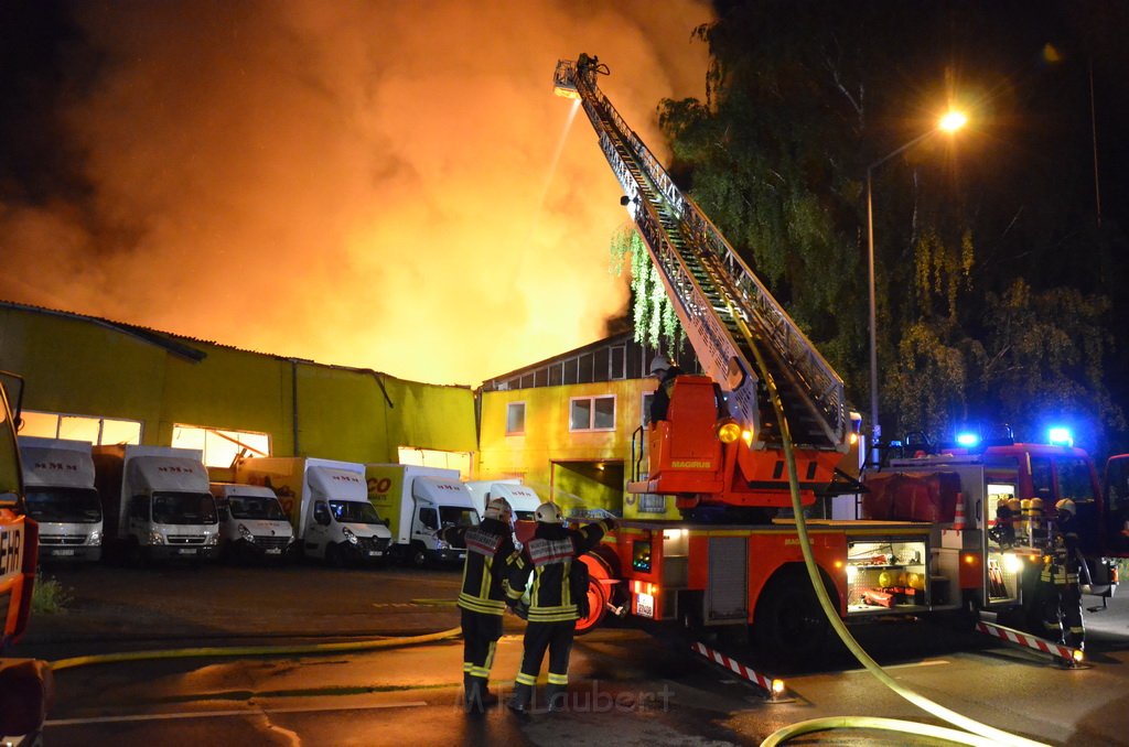 Grossfeuer Poco Lager Koeln Porz Gremberghoven Hansestr P089.JPG - Miklos Laubert